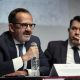 El subsecretario de Asuntos Multilaterales y de DD.HH, Enrique Javier Ochoa (i), habla durante una rueda de prensa este lunes, en Ciudad de México (México). EFE/ José Méndez