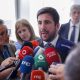 El presidente Ejecutivo del Grupo Cox, Enrique Riquelme, atiende a los medios este miércoles tras participar en el VII Foro Internacional organizado por el diario económico Expansión que se celebra en el Parador de Alcalá de Henares (Madrid). EFE/ Javier Lizon