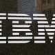Fotografía de archivo que muestra el logotipo del grupo informático IBM, en Nueva York, Estados Unidos. EFE/JASON SZENES