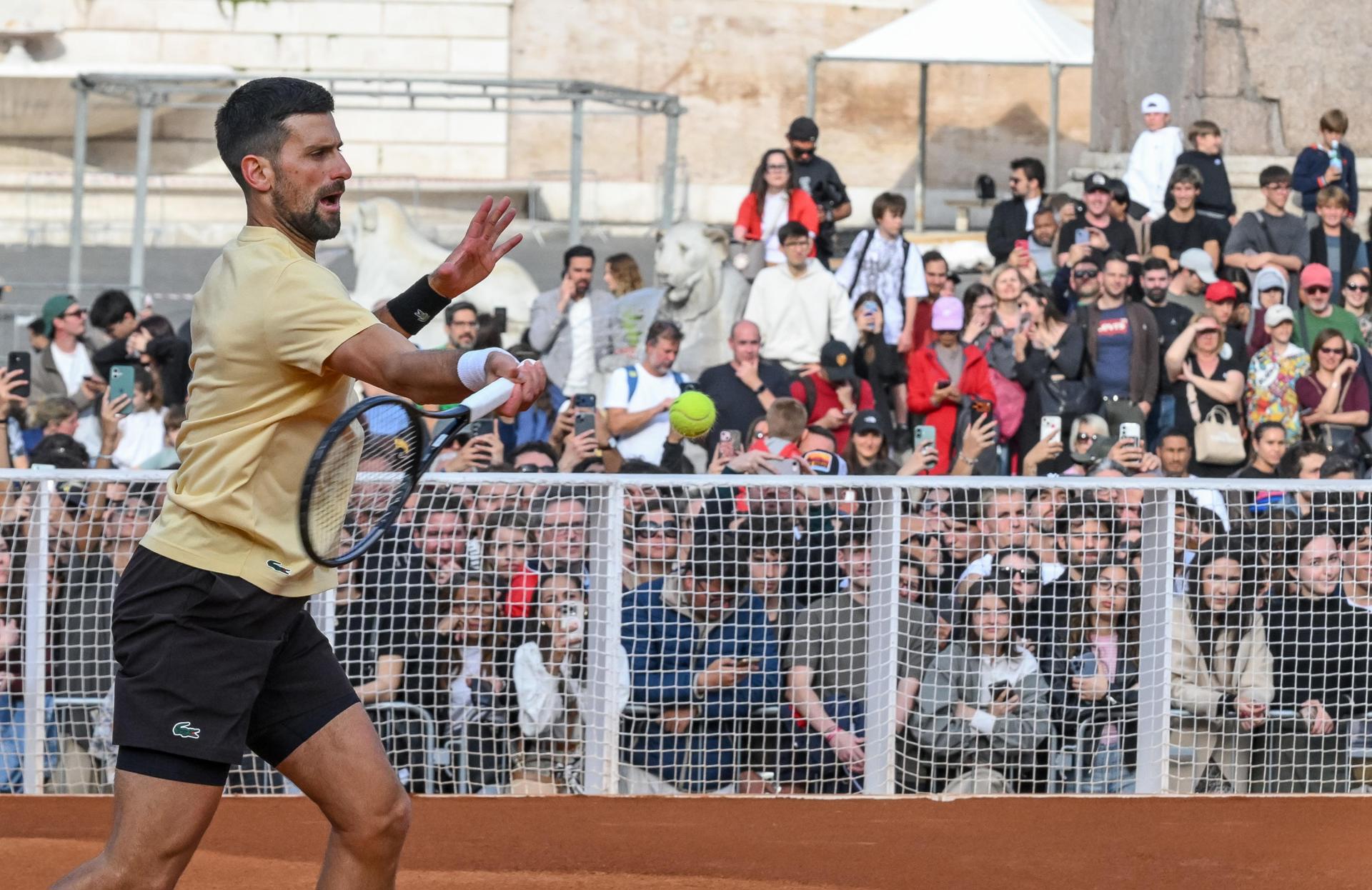 El serbio Novak Djokovic en la emblemática Piazza del Popolo de RomaEFE/EPA/ALESSANDRO DI MEO