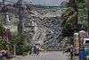 ÁNGELES (Filipinas), 24/05/2026.- Un edificio derrumbado en un distrito residencial de la ciudad de Ángeles, provincia de Pampanga, Filipinas. EFE/EPA/ROLEX DELA PENA
