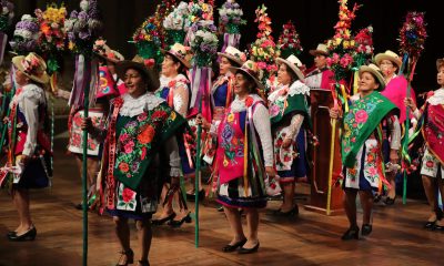 Las pastoras de Yauyos danzan en la XIX Conferencia Ópera Latinoamérica (OLA) este miércoles, Lima (Perú). EFE/ Paolo Aguilar