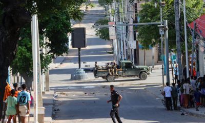 Hombres armados en una calle de Mogadiscio. EFE/EPA/SAID YUSUF WARSAME