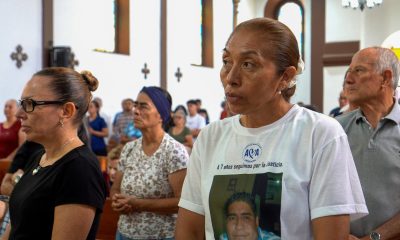 Candelaria Díaz, madre del activista Carlos Manuel Díaz, asesinado durante la marcha del 30 de mayo de 2018 en Managua, participa en la misa en memoria de las víctimas de la represión de Nicaragua organizada en la iglesia San Francisco de Asís este 31 de mayo de 2026, en Goicoechea (Costa Rica). EFE/ Donaldo Hernández