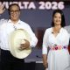Los candidatos a la presidencia de Perú, Keiko Fujimori (d) y Roberto Sánchez fueron captados el pasado 31 de mayo, durante un debate televisado, en Lima (Perú). EFE/Paolo Aguilar