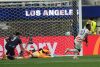 Folarin Balogun, de Estados Unidos (d), celebra al marcar el 3-0 durante el partido de la fase de grupos de la Copa Mundial de la FIFA 2026 entre EE.UU. y Paraguay en Los Ángeles, California (EE.UU.). EFE/SCOTT STRAZZANTE
