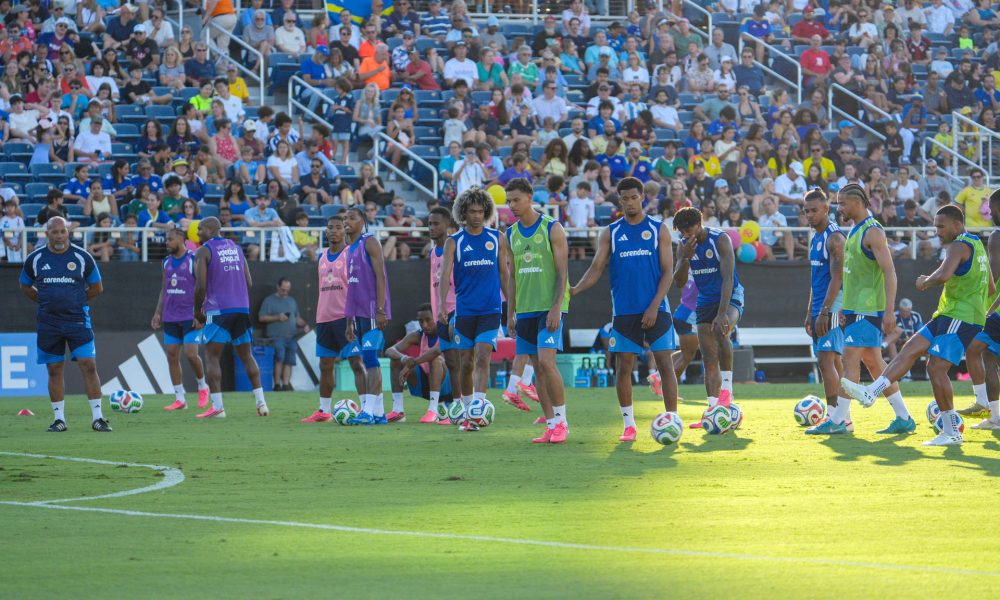 Jugadores de la selección de Curazao entrenan en Boca Ratón (EE.UU.). EFE/Alberto Boal