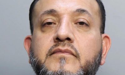 Fotografía cedida por el Departamento de Correcciones y Rehabilitación del Condado de Miami-Dade donde aparece Juan Gabriel Reyes, un hombre de 51 años originario de Chicago, que afronta cargos de interferir con una tripulación de vuelo y agresión por su conducta en el vuelo 3345 de Frontier que el domingo partió de San Juan, Puerto Rico, con dirección a Chicago, en el estado de Illinois, pero que aterrizó de emergencia en Miami por el incidente. EFE/Correcciones y Rehabilitación del Condado de Miami-Dade /SOLO USO EDITORIAL /NO VENTAS /SOLO DISPONIBLE PARA ILUSTRAR LA NOTICIA QUE ACOMPAÑA /CRÉDITO OBLIGATORIO