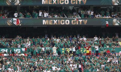 Aficionados animan en la inauguración del Mundial de la FIFA 2026  este jueves, en el estadio Azteca en la Ciudad de México (México). EFE/ Sashenka Gutiérrez