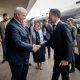 El secretario general de la OTAN, Mark Rutte (d), llegó este miércoles en tren a la capital ucraniana, en una nueva visita al país del jefe de la Alianza que tiene lugar un día después de que Rusia lanzara uno de sus ataques más masivos de toda la guerra contra Kiev y otras ciudades de Ucrania. En un mensaje en X, el ministro ucraniano de Exteriores, Andrí Sibiga, informó de la llegada de Rutte a Kiev "para conversaciones con el presidente" ucraniano, Volodímir Zelenski, y para "importantes reuniones". EFE/ Ministerio de Asuntos Exteriores de Ucrania  - SOLO USO EDITORIAL/SOLO DISPONIBLE PARA ILUSTRAR LA NOTICIA QUE ACOMPAÑA (CRÉDITO OBLIGATORIO) -