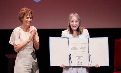 La presidenta de Navarra, María Chivite (i), preside el acto de entrega del Premio Príncipe de Viana de la Cultura 2026, que este año reconoce a la cantante navarra Aurora Beltrán (d). EFE/ Gobierno De Navarra/Jesús M. Garzaron SOLO USO EDITORIAL/SOLO DISPONIBLE PARA ILUSTRAR LA NOTICIA QUE ACOMPAÑA (CRÉDITO OBLIGATORIO)