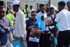 El árbitro somalí Omar Abdulkadir Artan, cuya entrada a Estados Unidos fue denegada la semana pasada cuando iba a participar en el Mundial de fútbol, fue recibido este miércoles como un héroe a su regreso a Somalia. EFE/ SAID YUSUF WARSAME