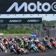 Pilotos participantes durante la prueba de Moto3 del Gran Premio de Hungría de Motociclismo, este domingo en el circuito Balaton Park (Hungría). EFE/Zsolt Czegledi *Prohibido su uso en Hungría*