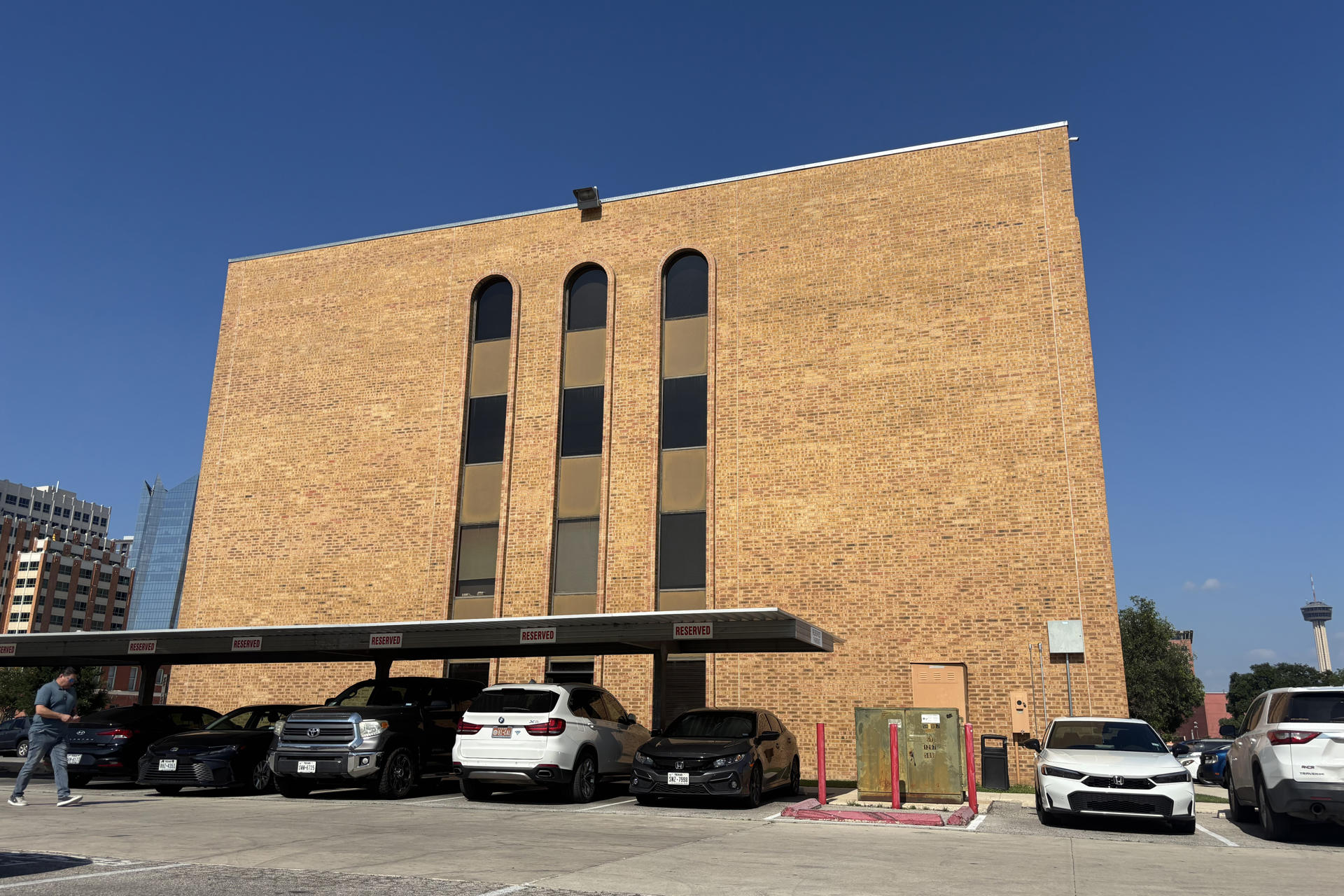 Fotografía que muestra el edificio de la Corte de Inmigración de San Antonio este martes, en San Antonio (EE.UU.). EFE/ Alejandra Arredondo