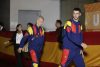 Los jugadores de España Dani Olmo (i) y Joan García llegan este domingo, al hotel de concentración en Puebla (México) donde este lunes jugarán un partido amistoso contra Perú. EFE/ Hilda Ríos