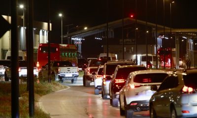 Imagen de archivo de decenas de ciudadanos surcoreanos, vinculados a estafas en línea, llegando en autobús al Aeropuerto Internacional Techo (KTI), cerca de Phnom Penh, Camboya, el 22 de enero de 2026.
EFE/EPA/KITH SEREY
