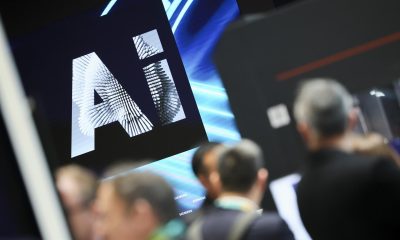 Imagen de archivo de un logo de AI en una feria tecnológica. EFE/EPA/HANNIBAL HANSCHKE