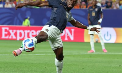 Enner Valencia, máximo goleador en la historia de la selección ecuatoriana, con 46 tantos. afirmó este domingo que las aspiraciones de su país en el Mundial permanecen intactas, pese a la derrota por 1-0 ante Costa de Marfil en Filadelfia. EFE/ Sebastiao Moreira