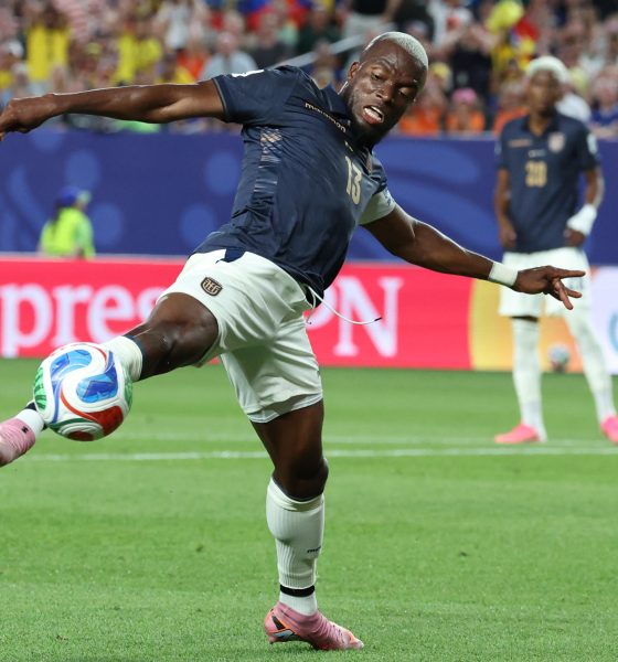 Enner Valencia, máximo goleador en la historia de la selección ecuatoriana, con 46 tantos. afirmó este domingo que las aspiraciones de su país en el Mundial permanecen intactas, pese a la derrota por 1-0 ante Costa de Marfil en Filadelfia. EFE/ Sebastiao Moreira