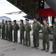 Fotografía cedida este sábado por el Ministerio de Relaciones Exteriores que muestra a integrantes de la Fuerza Aérea de Chile formando antes de llevar ayuda humanitaria para Bolivia en el Grupo de Aviación N° 10, en Santiago (Chile). EFE/ Ministerio De Relaciones Exteriores