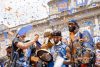 Confeti flota sobre los jugadores de los New York Knicks Tyler Kolek (i), José Alvarado (c) y Karl-Anthony Towns (d) durante la ceremonia de celebración por el campeonato 2026 en la Ciudad de Nueva York, Nueva York (EE.UU.). EFE/OLGA FEDOROVA