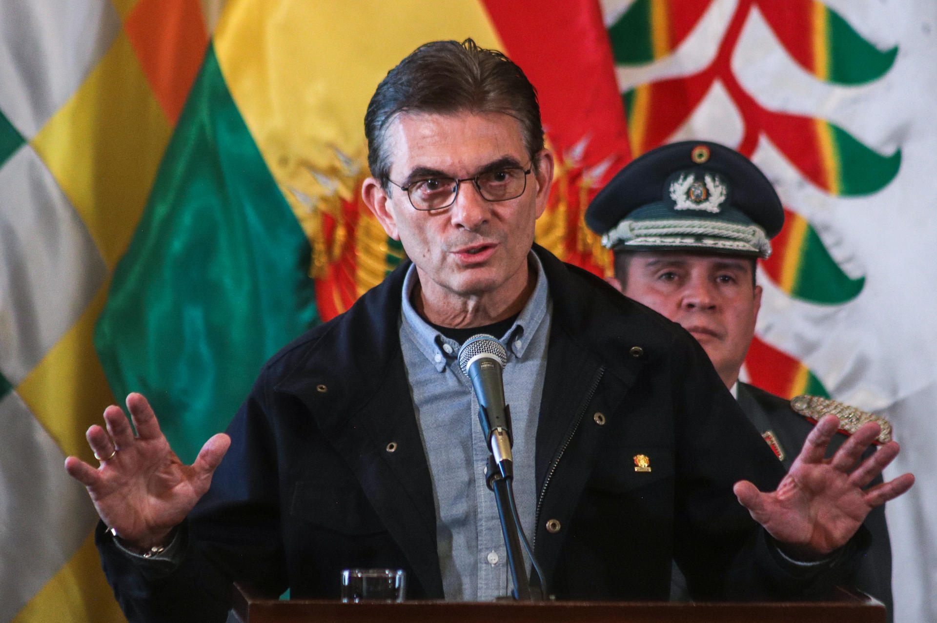 El presidente de Bolivia, Rodrigo Paz, fue captado este 3 de junio, durante un acto público en el Palacio de Gobierno, en La Paz (Bolivia). EFE/Gabriel Márquez