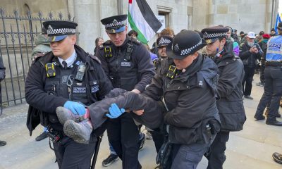 La Policía de Londres actúa contra activistas de Palestine Action en noviembre de 2025. EFE/ Miguel Salvatierra