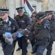 La Policía de Londres actúa contra activistas de Palestine Action en noviembre de 2025. EFE/ Miguel Salvatierra