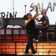 El cantante Alejandro Sanz durante el concierto que ha ofrecido este sábado en Sevilla. EFE/ José Manuel Vidal