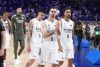 Los jugadores del Real Madrid tras la derrota en el tercer encuentro ante La Laguna Tenerife correspondiente a los cuartos de final de la Liga Endesa, este sábado en Madrid. EFE/ Víctor Lerena
