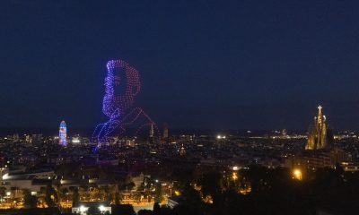Un gran espectáculo de luz en homenaje a Antonio Gaudí tras la misa y la bendición de la Torre de Jesús celebrada por el papa León XIV en la Sagrada Familia, este miércoles en Barcelona dentro de la visita oficial del Papa a España. EFE/Marta Pérez