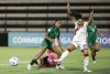Alesia Garcia (d) de Perú disputa el balón con Issela Plata de Bolivia este martes en un partido de la Liga de Naciones en el estadio Miguel Grau en Callao (Perú). EFE/ Sebastián Blanco Salazar
