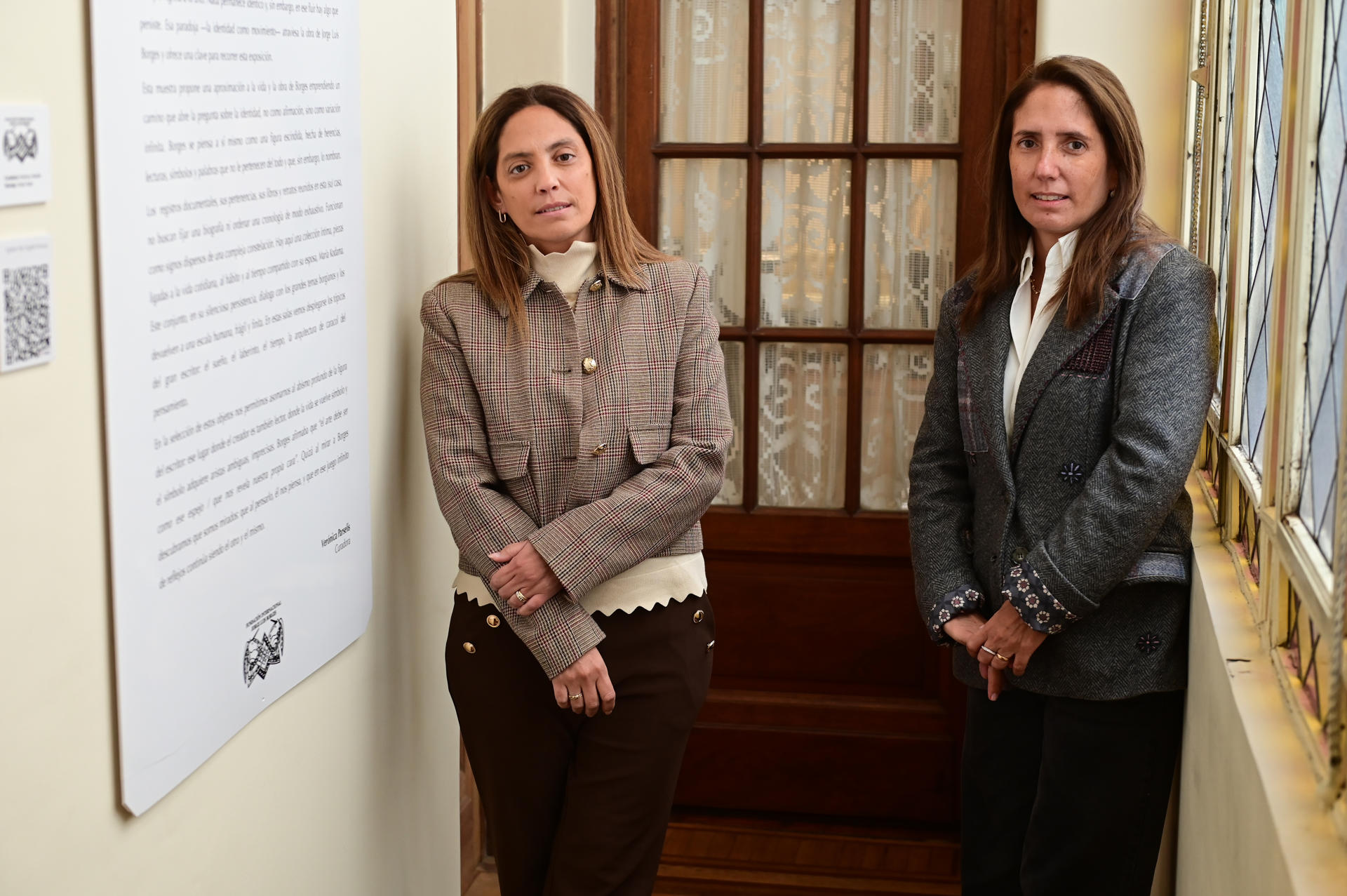 Las herederas del legado de Borges, Mariana Kodama (i) y Maria Victoria Kodama, posan durante una entrevista con EFE este 11 de junio de 2026, en Buenos Aires (Argentina). EFE/ Matías Martín Campaya