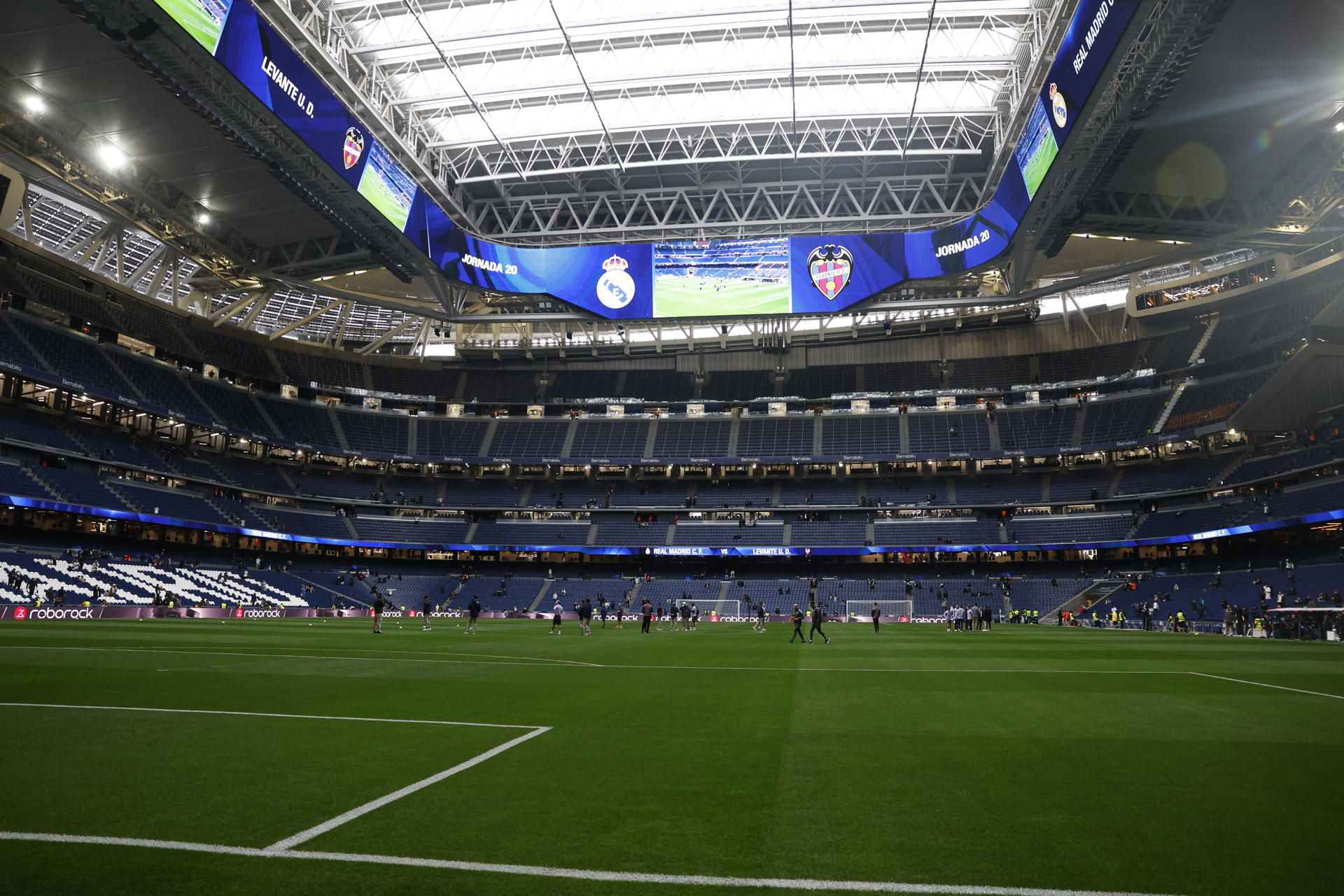 Vista del estadio Santiago Bernabéu antes del inicio de un partido de Liga el pasado 17 de enero. EFE/ Javier Lizón