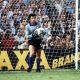 La leyenda italiana Dino Zoff fue la primera 'victima' del haitiano Emmanuel Sanon en el Mundial de 1974. EFE/jg