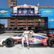 Fotografía cedida por IndyCar donde aparece el piloto español Álex Palou, de la escuadra Chip Ganassi Racing, celebrando su victoria en el Chevrolet Detroit Grand Prix en Detroit, Michigan (Estados Unidos). EFE/ Chris Owens/ IndyCar /SOLO USO EDITORIAL