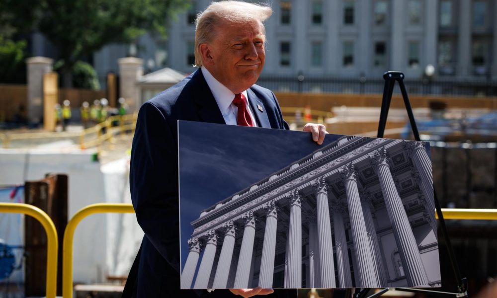 Fotografía de archivo del presidente de EE.UU., Donald Trump. EFE/EPA/SAMUEL CORUM / POOL