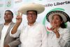 El candidato izquierdista Roberto Sánchez (c), reacciona en una rueda de prensa este viernes, en Lima (Perú). EFE/ Paolo Aguilar
