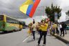 Simpatizantes del candidato a la Presidencia de Colombia por el partido Defensores de la Patria, Abelardo de la Espriella, participan en una concentración este sábado, en Bogotá (Colombia). EFE/ Mauricio Dueñas Castañeda