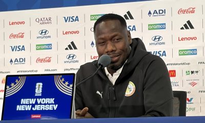 El seleccionador de Senegal, Pape Thiaw, habla en una rueda de prensa en Nueva Jersey (Estados Unidos). EFE/ Jan Téllez Asensio