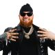 Fotografía cedida por Rimas Entertainment donde se ve el artista urbano puertorriqueño Miky Woodz quien lanzó su nueva producción, 'Everything RiaL', el cual reafirma su legado dentro del trap latino y que dice que no está basado "en lo que está de moda", sino en su "realidad, sin filtros ni presiones externas". EFE/ Rimas Entertainment /SOLO USO EDITORIAL/NO VENTAS/SOLO DISPONIBLE PARA ILUSTRAR LA NOTICIA QUE ACOMPAÑA (CRÉDITO OBLIGATORIO)
