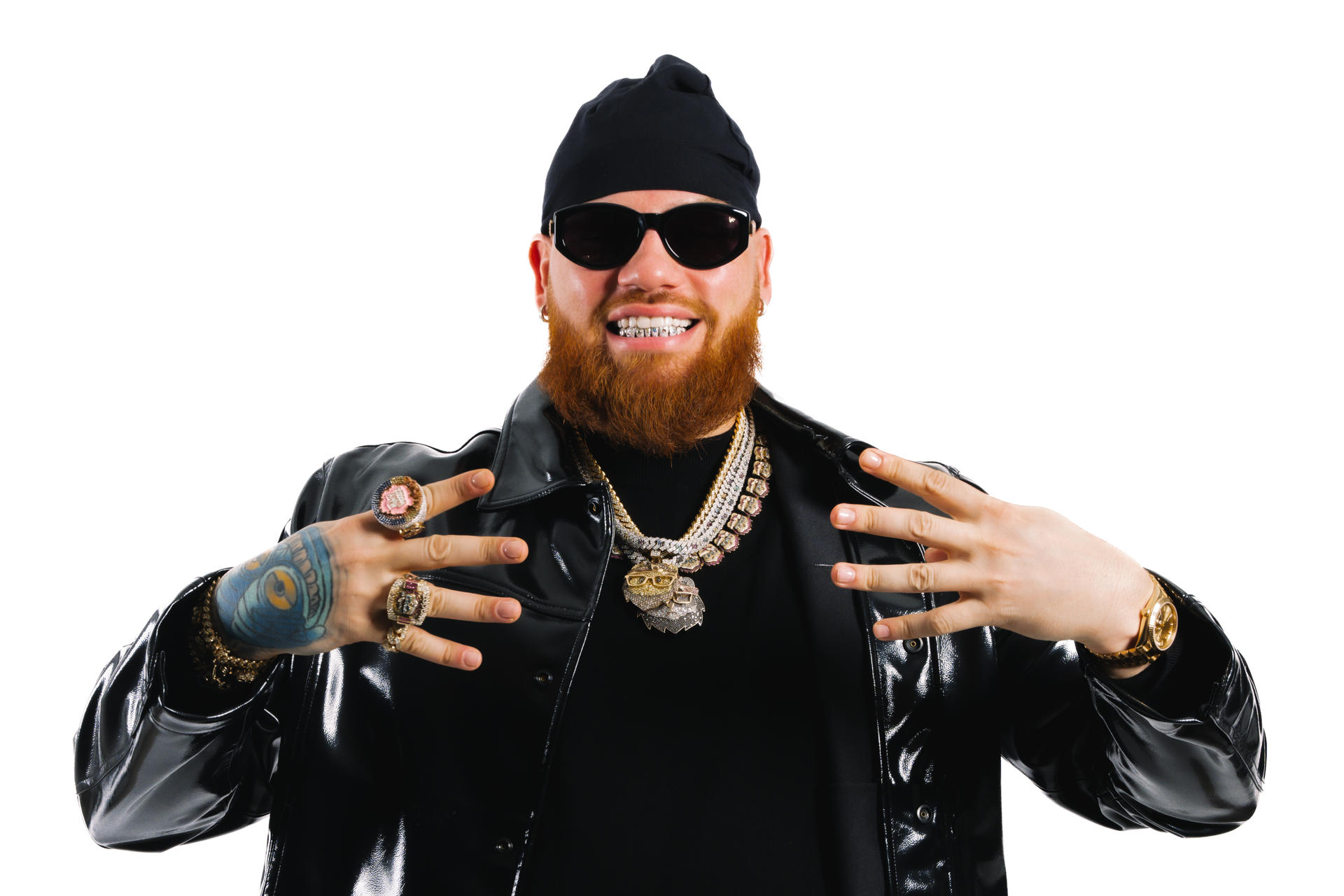 Fotografía cedida por Rimas Entertainment donde se ve el artista urbano puertorriqueño Miky Woodz quien lanzó su nueva producción, 'Everything RiaL', el cual reafirma su legado dentro del trap latino y que dice que no está basado "en lo que está de moda", sino en su "realidad, sin filtros ni presiones externas". EFE/ Rimas Entertainment /SOLO USO EDITORIAL/NO VENTAS/SOLO DISPONIBLE PARA ILUSTRAR LA NOTICIA QUE ACOMPAÑA (CRÉDITO OBLIGATORIO)