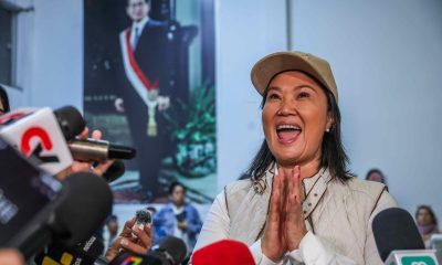 La candidata a la presidencia del Perú por el partido Fuerza Popular, Keiko Fujimori, visita un local de personeros en la Base Central Lima - Sur de Fuerza Popular este domingo en Lima, a pocas horas del inicio de la segunda vuelta de las elecciones presidenciales EFE/Aldair Mejía