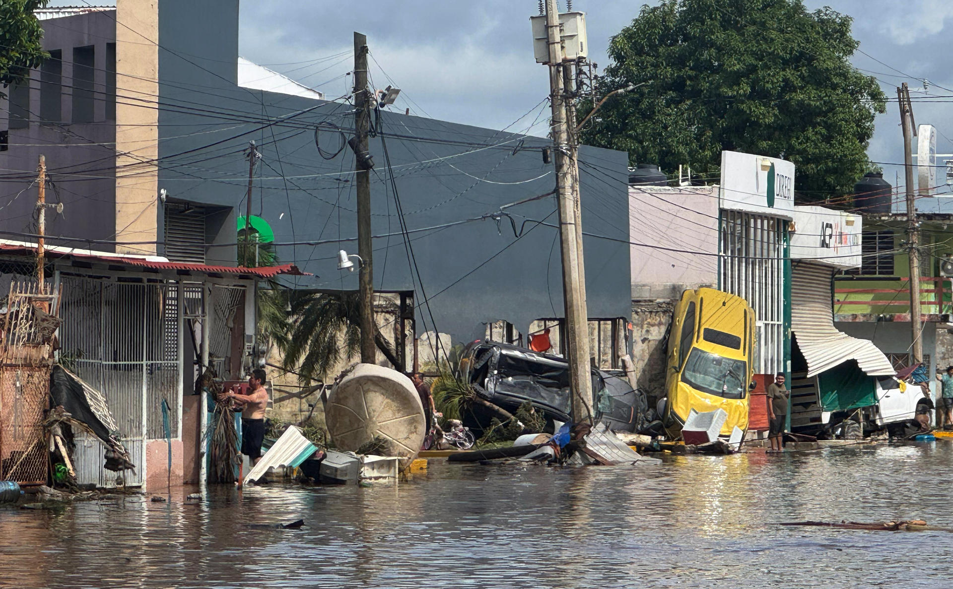 Fotografía dde archivo que muestra los daños causados por fuertes lluvias en Poza Rica, Veracruz (México). EFE/ Miguel Victoria