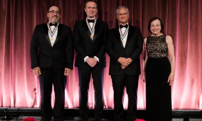 Fotografía cedida por Americas Society que muestra desde la izquierda; al presidente ejecutivo de CAF (Banco de Desarrollo de América Latina y el Caribe), Sergio Díaz-Granados; al consejero delegado de Iberdrola, Pedro Azagra; al fundador y presidente ejecutivo del Grupo CIE y de OCESA (Organización de Conciertos y Espectáculos), Alejandro Soberón, y a la presidenta y directora ejecutiva de Americas Society, Susan Segal, posando durante una ceremonia de premiación este martes, en Nueva York (EE.UU.). EFE/ Paula Abreu Pita/ Americas Society /SOLO USO EDITORIAL/ NO VENTAS/ SOLO DISPONIBLE PARA ILUSTRAR LA NOTICIA QUE ACOMPAÑA (CRÉDITO OBLIGATORIO)