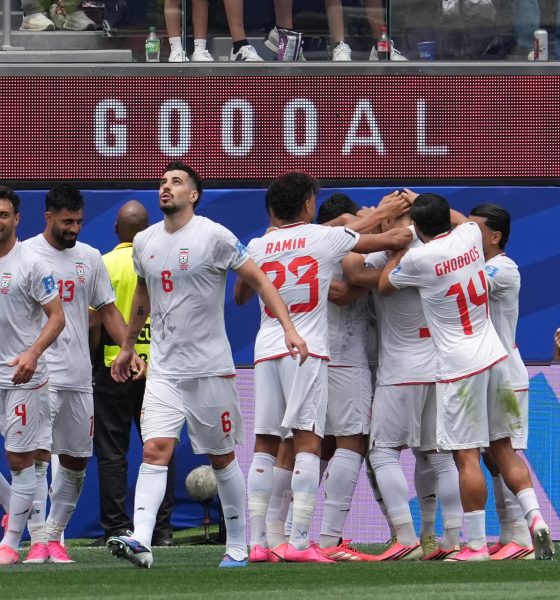Jugadores de Irán celebran un gol que fue anulado en un partido del grupo G del Mundial de la FIFA 2026 entre Bélgica e Irán, en el estadio SoFi en Los Ángeles (EE.UU.). EFE/ Omar Alonso
