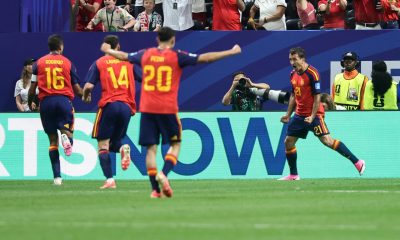 El delantero de la selección española Mikel Oyarzábal celebra tras marcar el segundo gol del partido del Mundial 2026 entre España y Arabia Saudí, este domingo en Atlant EFE/EPA/RONALD WITTEK