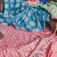 Un paciente en un centro de tratamiento de ébola gestionado por la ONG Alianza para la Acción Médica (ALIMA) en Rwampara, Ituri, República Democrática del Congo, este sábado 20 de junio de 2026. La Organización Mundial de la Salud (OMS) ha advertido de que el brote de ébola en el este de la República Democrática del Congo 'evoluciona muy rápidamente'. EFE/EPA/DIEUDONNÉ DIROLE