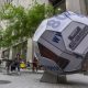 Fotografía que muestra la escultura de un balón del artista Mario Ayala llamada "Hygiene" que se expone para dar la bienvenida al Mundial de la FIFA 2026 junto a otros artistas este jueves, en lugares populares de Nueva York y Nueva Jersey (Estados Unidos). EFE/Ángel Colmenares