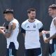 El delantero de Argentina Lionel Messi (c) durante una sesión de entrenamiento en Kansas City (EE.UU.), de cara al partido del grupo J del Mundial 2026 que disputarán contra Austria. EFE/ Juan Ignacio Roncoroni
